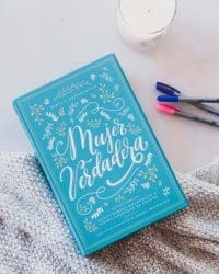 Biblia NBLA Devocional Mujer Verdadera. Tapa dura